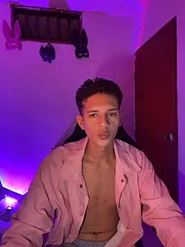 tylernova online show from 10/21/25, 03:40