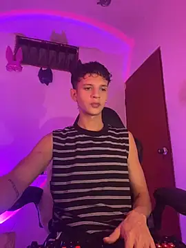 tylernova online show from 10/23/25, 03:17