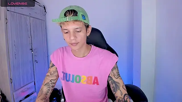 tylernova online show from 04/15/26, 04:08