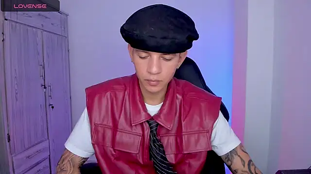 tylernova online show from 05/18/26, 04:07