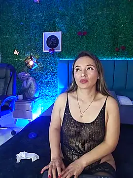 Snapshot of Kiaraa88 chatting on 05/27/26, 08:28 Kiaraa88 online show from 05/27/26, 08:28