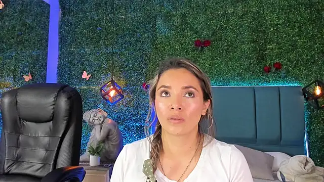 Kiaraa88 online show from 06/10/26, 07:35