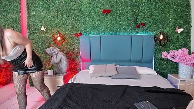 Kiaraa88 online show from 06/12/26, 08:30