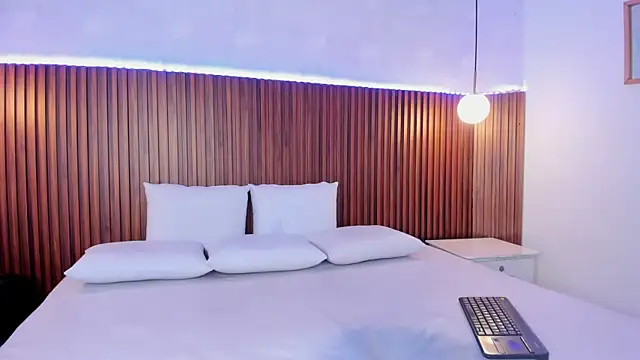 Foxy Kylie online show from 10/17/25, 08:00