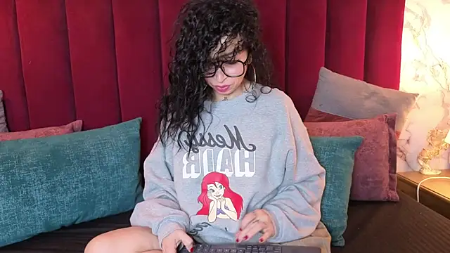 CHIARAJJONES online show from 05/20/26, 12:33