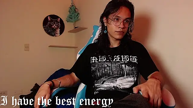 tom 1945 online show from 12/19/25, 05:36