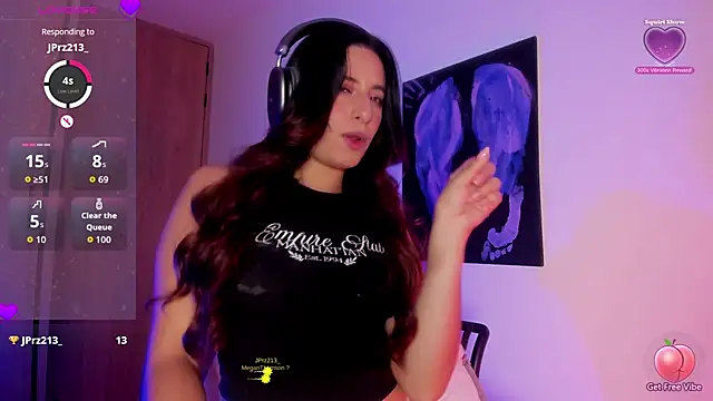 Snapshot of Meganthomson chatting on 11/11/25, 02:44 Meganthomson online show from 11/11/25, 02:44