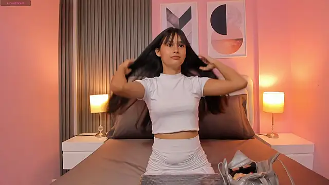 Snapshot of luly_dreams chatting on 10/09/25, 04:10 luly dreams online show from 10/09/25, 04:10