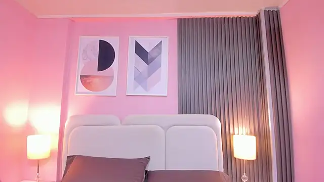 Snapshot of luly_dreams chatting on 10/18/25, 04:59 luly dreams online show from 10/18/25, 04:59