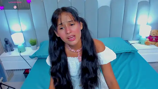 Snapshot of luly_dreams chatting on 03/25/26, 11:38 luly dreams online show from 03/25/26, 11:38