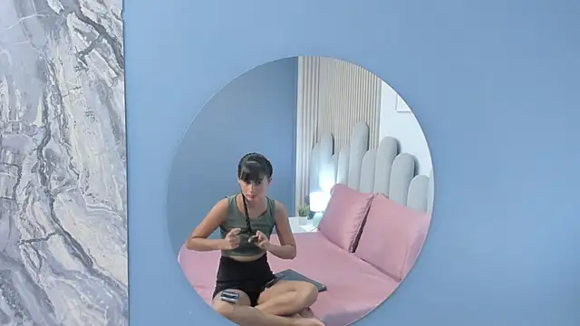 Snapshot of luly_dreams chatting on 04/07/26, 11:21 luly dreams online show from 04/07/26, 11:21