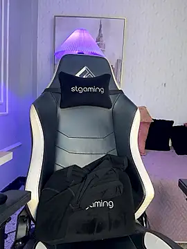 HoneyMollyX online show from 10/25/25, 01:07