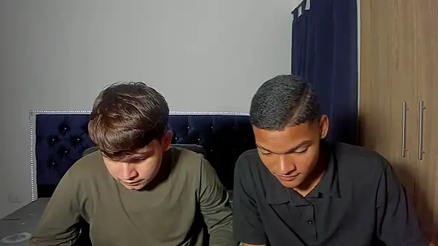 Snapshot of isaac_master77 chatting on 11/16/25, 03:23 isaac master77 online show from 11/16/25, 03:23