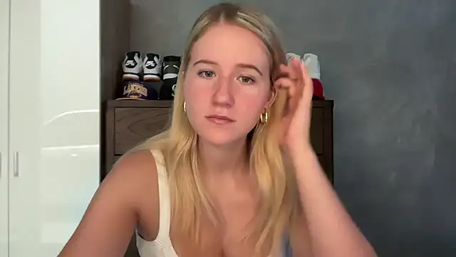 itssosierra online show from 04/23/26, 04:24