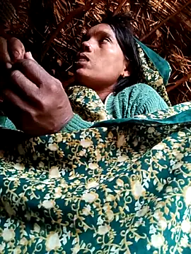 Cutsedi3 online show from 11/25/25, 06:13