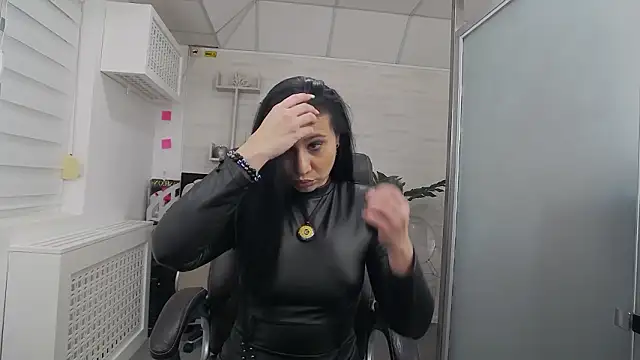 YaraXCox online show from 02/10/26, 03:54