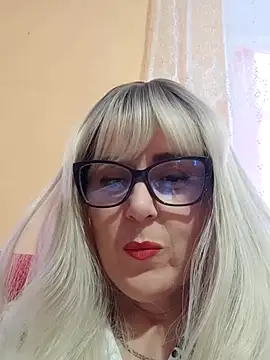 Snapshot of Amelialove42 chatting on 11/01/25, 01:24 Amelialove42 online show from 11/01/25, 01:24