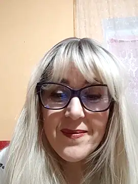 Snapshot of Amelialove42 chatting on 11/11/25, 07:47 Amelialove42 online show from 11/11/25, 07:47