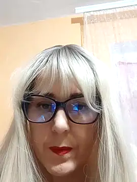 Snapshot of Amelialove42 chatting on 11/16/25, 04:23 Amelialove42 online show from 11/16/25, 04:23