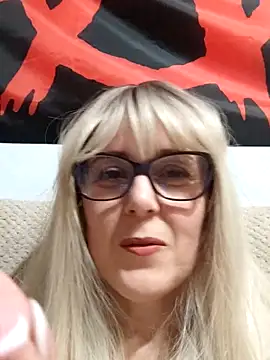 Snapshot of Amelialove42 chatting on 11/23/25, 04:29 Amelialove42 online show from 11/23/25, 04:29