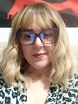 Amelialove42 online show from 04/18/26, 07:40