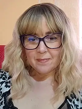 Amelialove42 online show from 05/06/26, 01:49