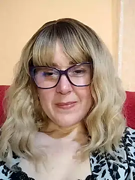 Amelialove42 online show from 05/12/26, 05:21