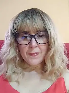 Amelialove42 online show from 05/15/26, 02:13