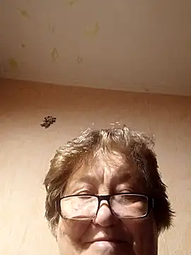 Snapshot of Katherine735 chatting on 10/16/25, 10:22 Katherine735 online show from 10/16/25, 10:22