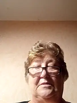 Snapshot of Katherine735 chatting on 10/31/25, 04:19 Katherine735 online show from 10/31/25, 04:19