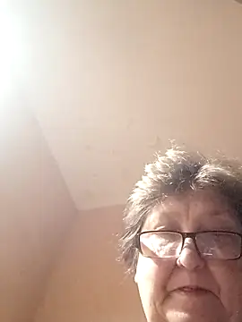 Snapshot of Katherine735 chatting on 11/15/25, 07:21 Katherine735 online show from 11/15/25, 07:21