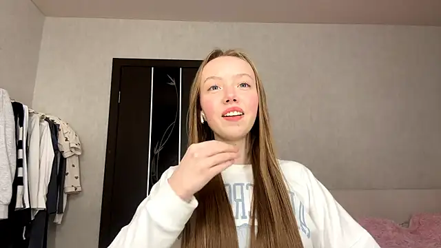 AntoniaMoravick online show from 12/02/25, 03:07