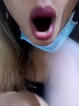 Snapshot of FATIFATIMOROC chatting on 01/06/26, 08:18 FATIFATIMOROC online show from 01/06/26, 08:18