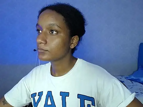 Snapshot of millysweetass chatting on 11/11/25, 01:44 millysweetass online show from 11/11/25, 01:44