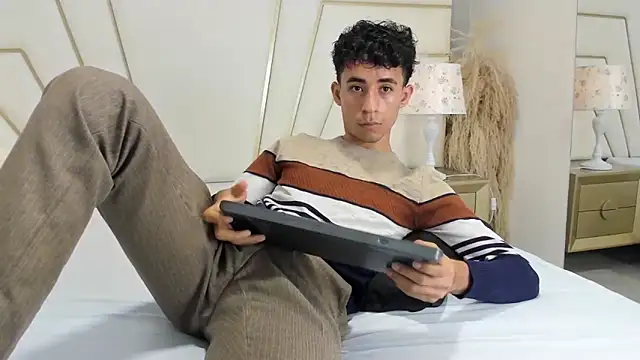 Snapshot of Zahir_Ashar chatting on 10/11/25, 11:20 Zahir Ashar online show from 10/11/25, 11:20