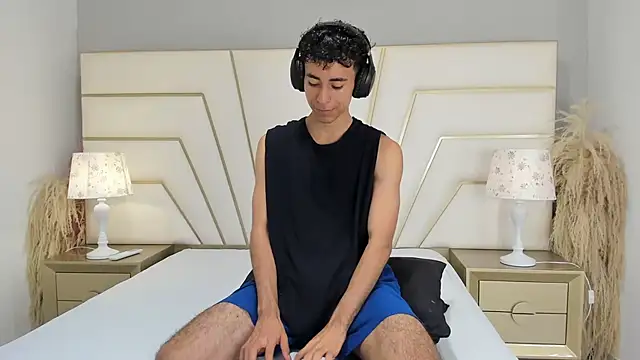 Snapshot of Zahir_Ashar chatting on 10/13/25, 11:21 Zahir Ashar online show from 10/13/25, 11:21