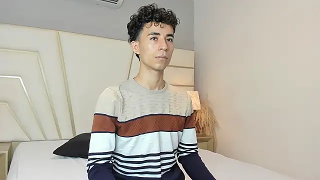 Snapshot of Zahir_Ashar chatting on 10/21/25, 11:11 Zahir Ashar online show from 10/21/25, 11:11