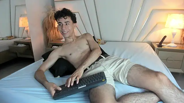 Snapshot of Zahir_Ashar chatting on 10/27/25, 11:25 Zahir Ashar online show from 10/27/25, 11:25