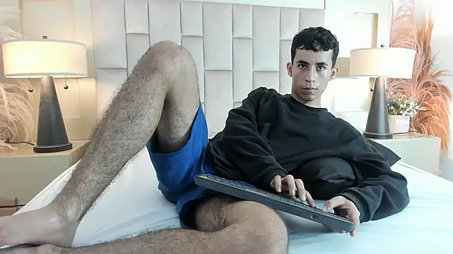 Snapshot of Zahir_Ashar chatting on 03/12/26, 12:06 Zahir Ashar online show from 03/12/26, 12:06