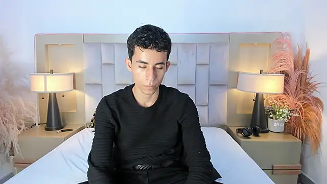 Snapshot of Zahir_Ashar chatting on 03/21/26, 08:19 Zahir Ashar online show from 03/21/26, 08:19