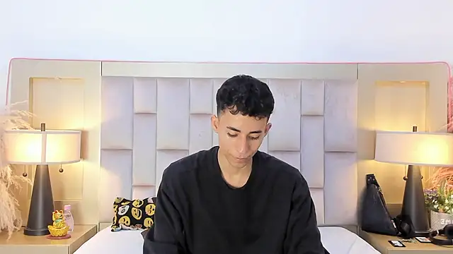 Snapshot of Zahir_Ashar chatting on 03/26/26, 11:43 Zahir Ashar online show from 03/26/26, 11:43