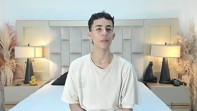 Snapshot of Zahir_Ashar chatting on 04/01/26, 12:00 Zahir Ashar online show from 04/01/26, 12:00