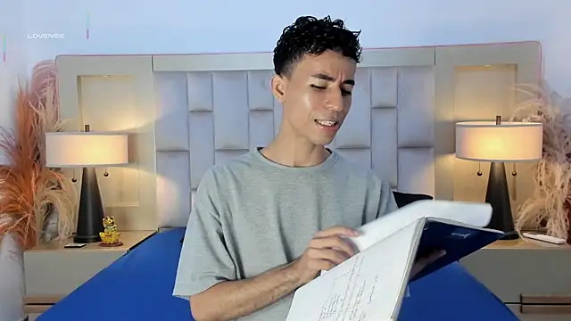 Snapshot of Zahir_Ashar chatting on 04/16/26, 11:22 Zahir Ashar online show from 04/16/26, 11:22