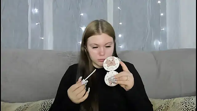 Musegirl online show from 12/19/25, 01:56