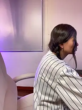 Ninfa pink online show from 10/29/25, 07:04