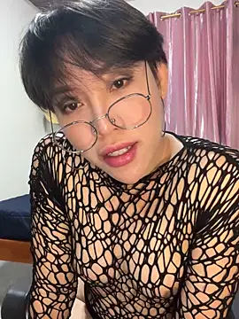 Snapshot of Keyka15 chatting on 02/11/26, 03:50 Keyka15 online show from 02/11/26, 03:50