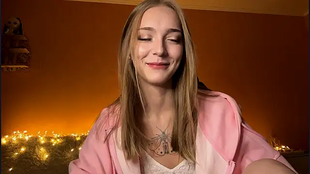 EvaPeace online show from 10/10/25, 04:17