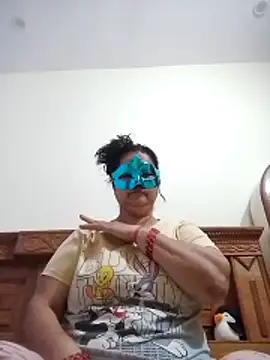 Honey-26 online show from 04/17/26, 09:23