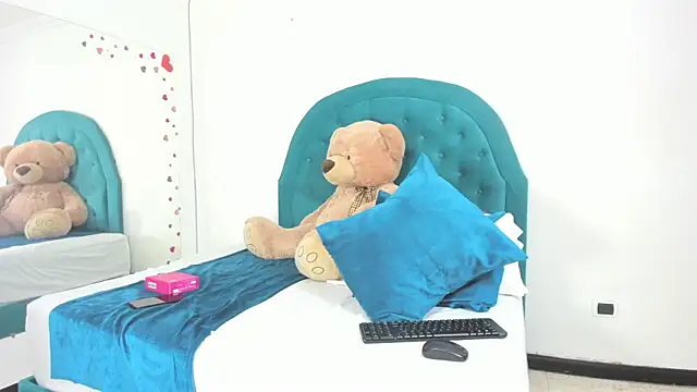 Grecia Moore online show from 11/20/25, 01:33