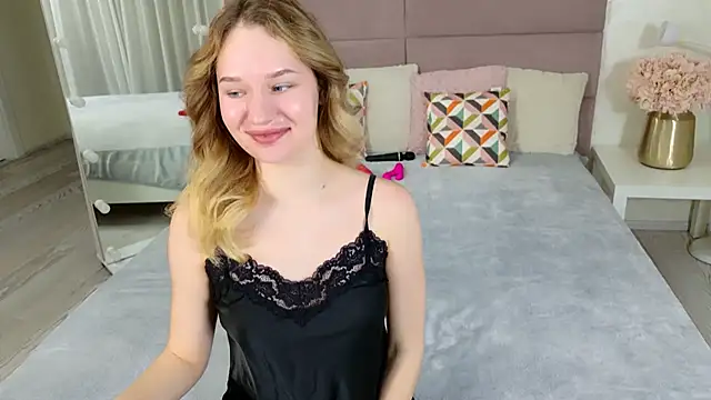 IndieMoon online show from 02/15/26, 06:04